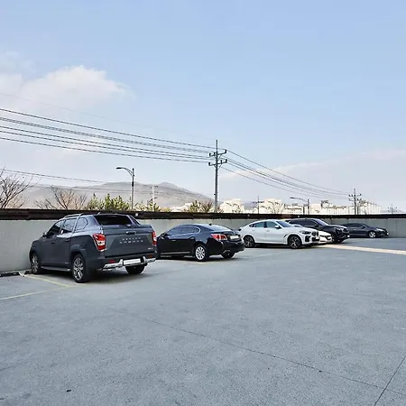 Brown Dot Hotel Jeonggwan