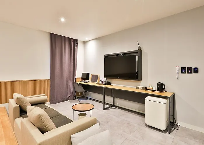 Brown Dot Jeonggwan * 釜山広域市