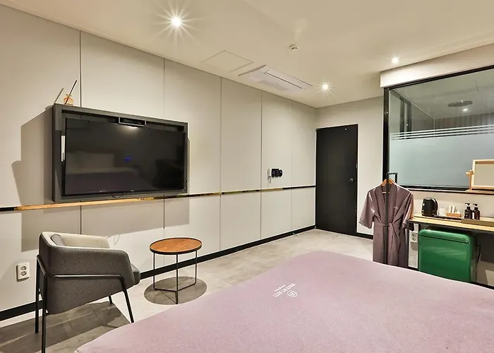 Hotel Brown Dot Jeonggwan